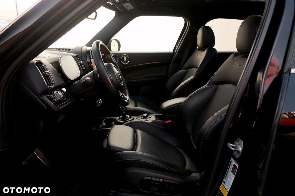 MINI John Cooper Works - 32