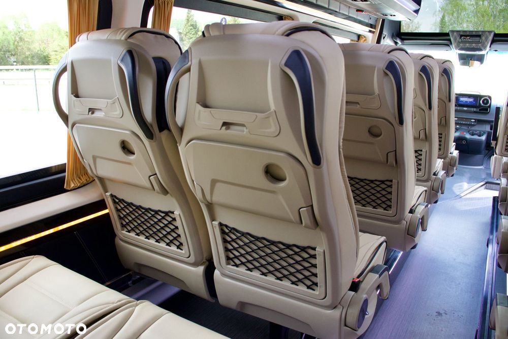 Mercedes-Benz Sprinter 519 - 19