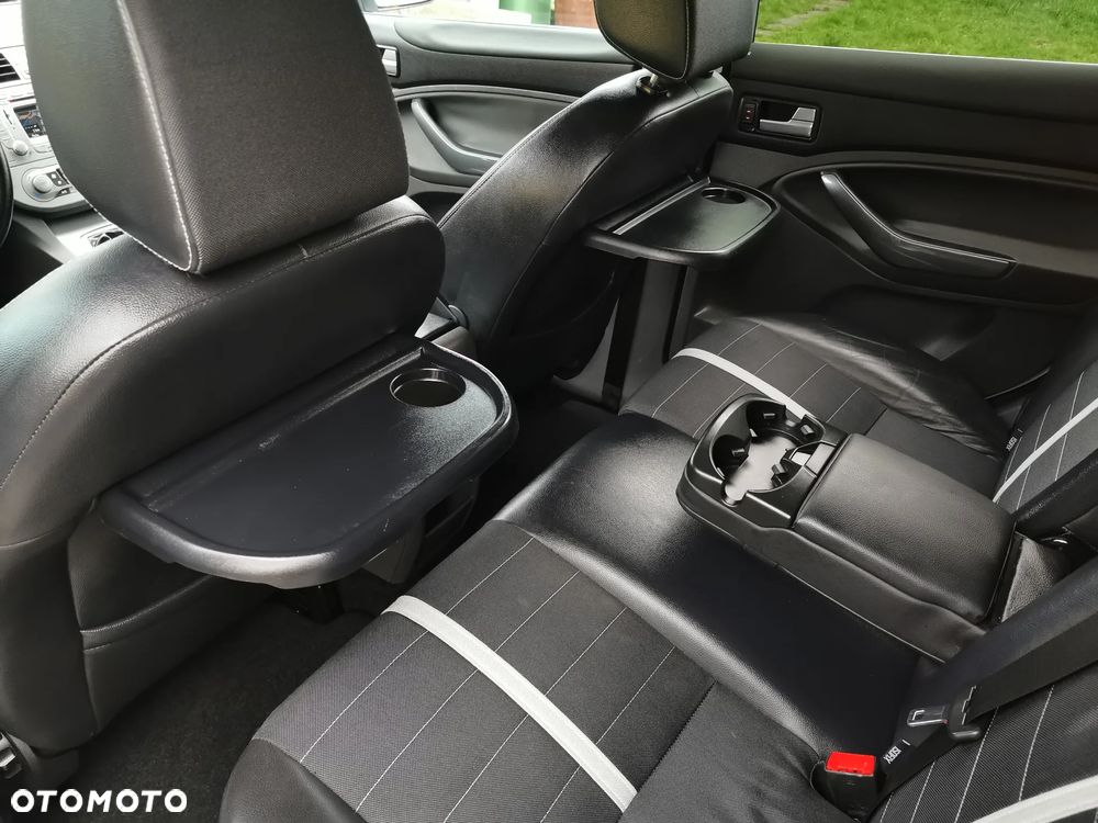 Ford Kuga 2.0 TDCi 2x4 Titanium - 23