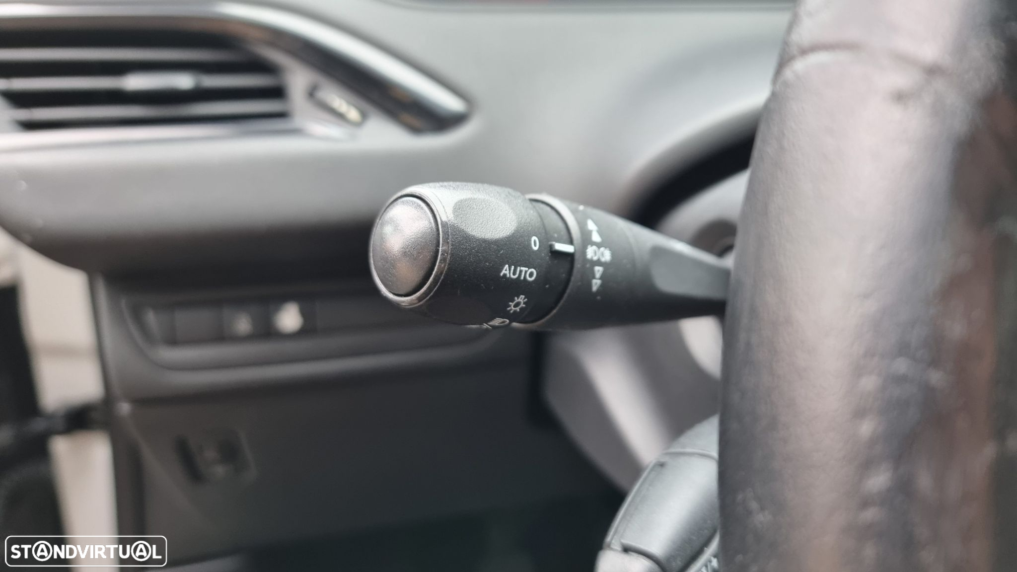 Peugeot 208 1.6 e-HDi Active - 16