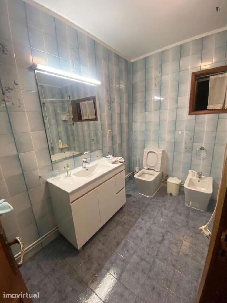 Quarto - localizado em Baguim do Monte Porto - Grande imagem: 3/7