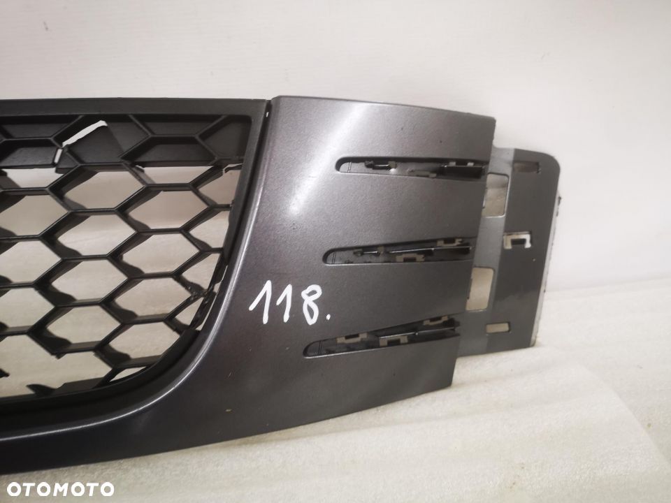 VW GOLF VI GTI GTD 08- KRATKA ŚRODKOWA ZDERZAKA PRZEDNIEGO NR 5K0853655 5K0853677C  NR AUKCJI NK118 - 10