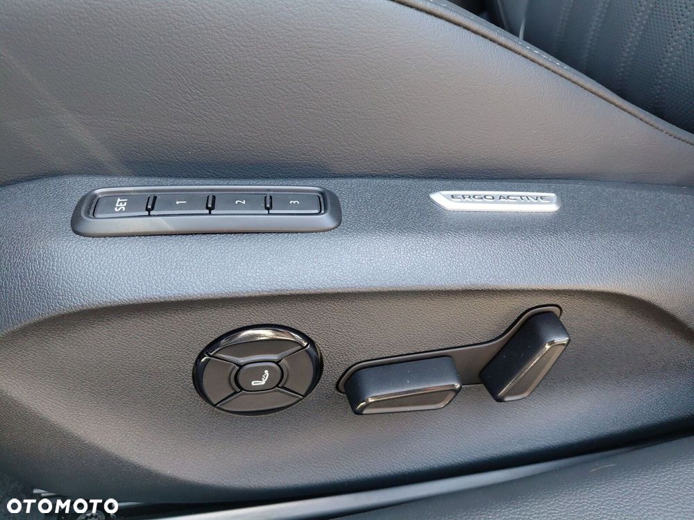 Volkswagen Passat - 11