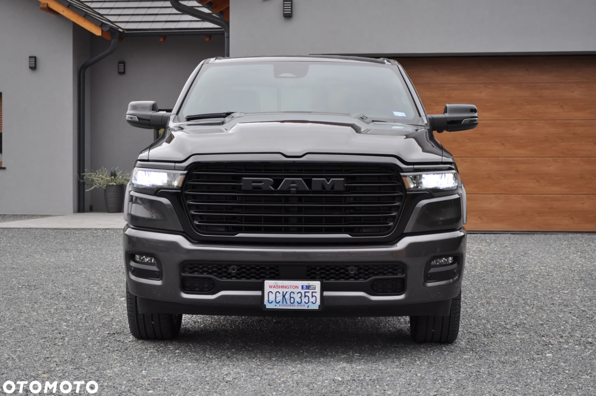 RAM 1500 5.7 Crew Cab Laramie - 2