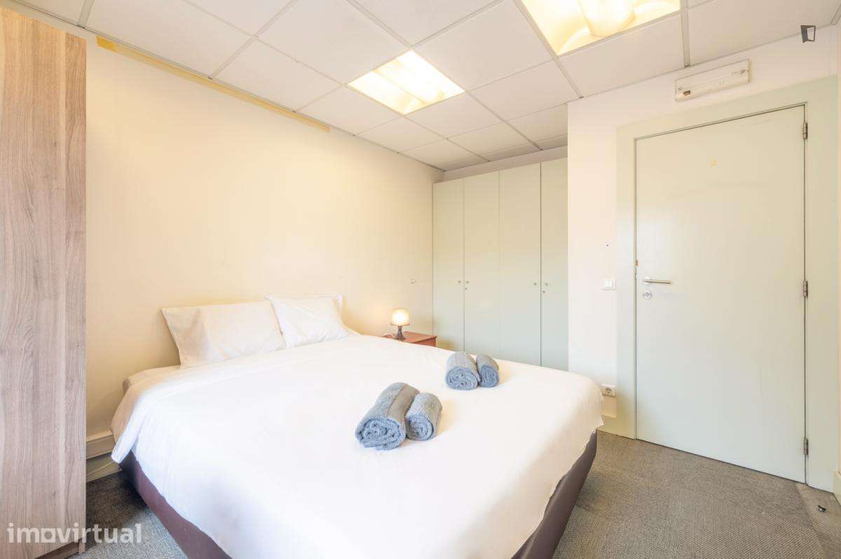 Quarto - localizado em Lisbon - Grande imagem: 3/26