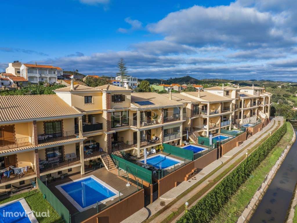 Deslumbrante Moradia Geminada com Piscina Privada e Vista Panorâmic... - Grande imagem: 2/38