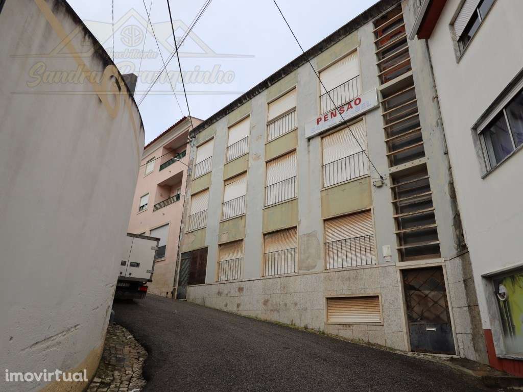 Edificio destinado a PENSÃO/HOSTEL a 3min da praia - Grande imagem: 2/8