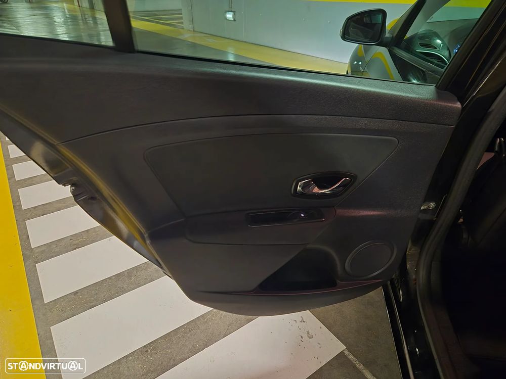 Renault Mégane Sport Tourer 1.5 dCi Limited SS - 30
