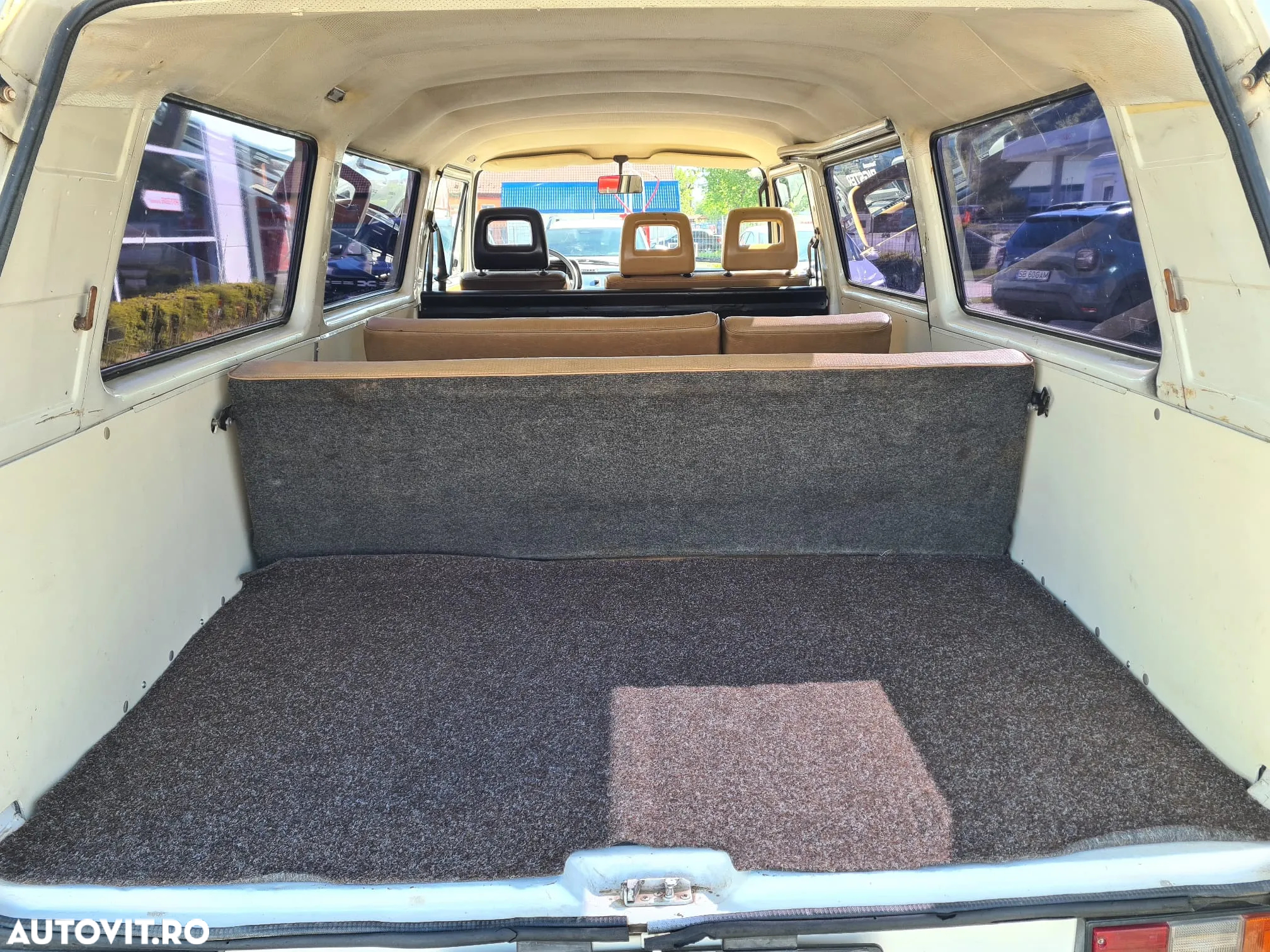 Volkswagen Transporter - 11