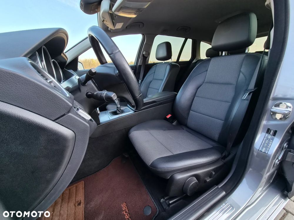 Mercedes-Benz Klasa C 180 BlueEFFICIENCY Avantgarde - 23