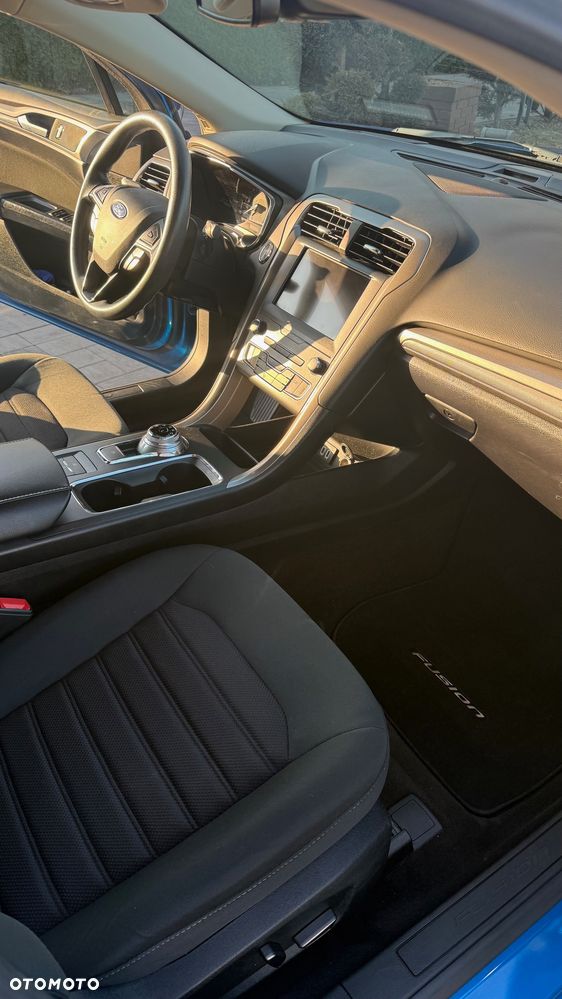 Ford Fusion - 10
