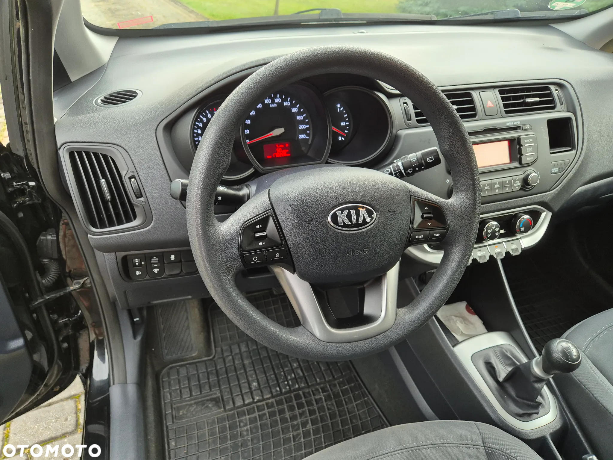 Kia Rio 1.2 Attract - 12