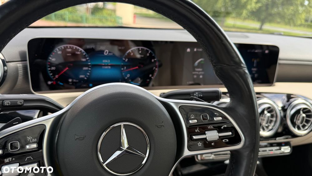 Mercedes-Benz Klasa A 220 4-Matic 7G-DCT - 29