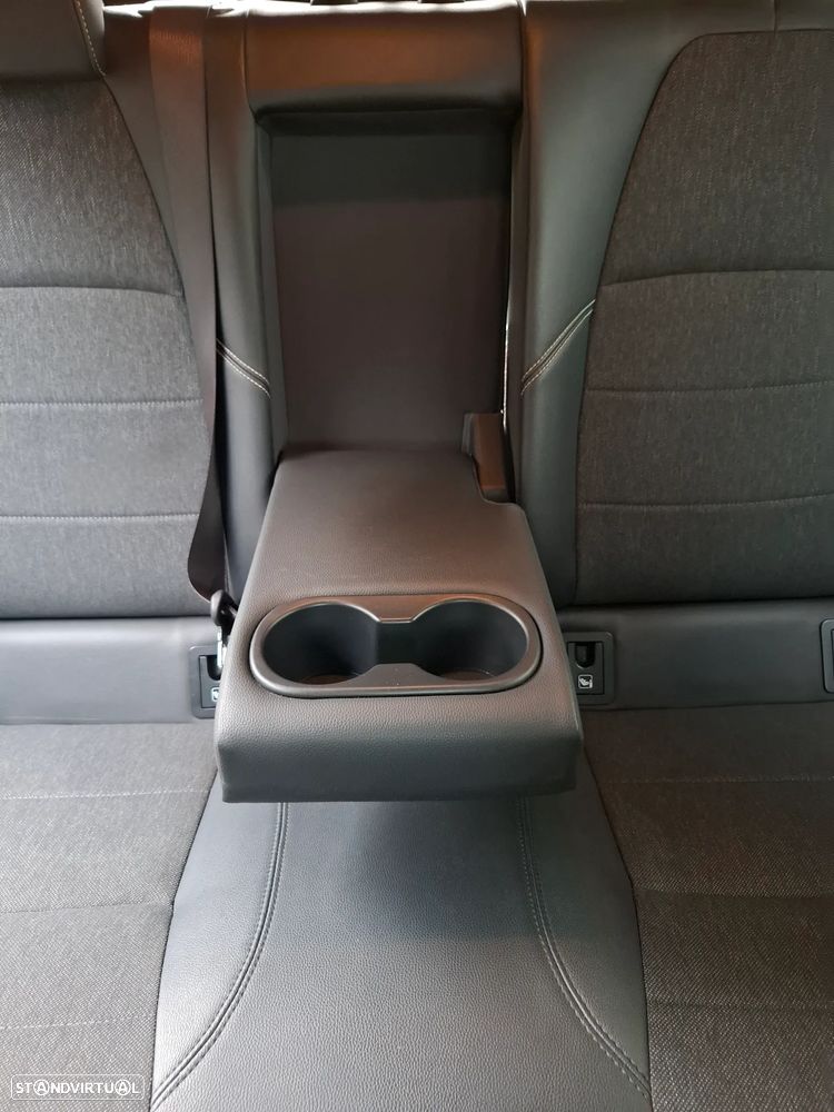 Toyota Corolla Touring Sports 1.8 Hybrid Comfort+P.Sport - 29