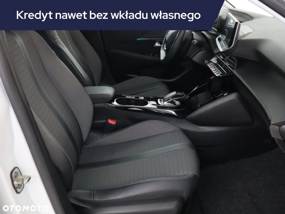 Peugeot 208 - 11