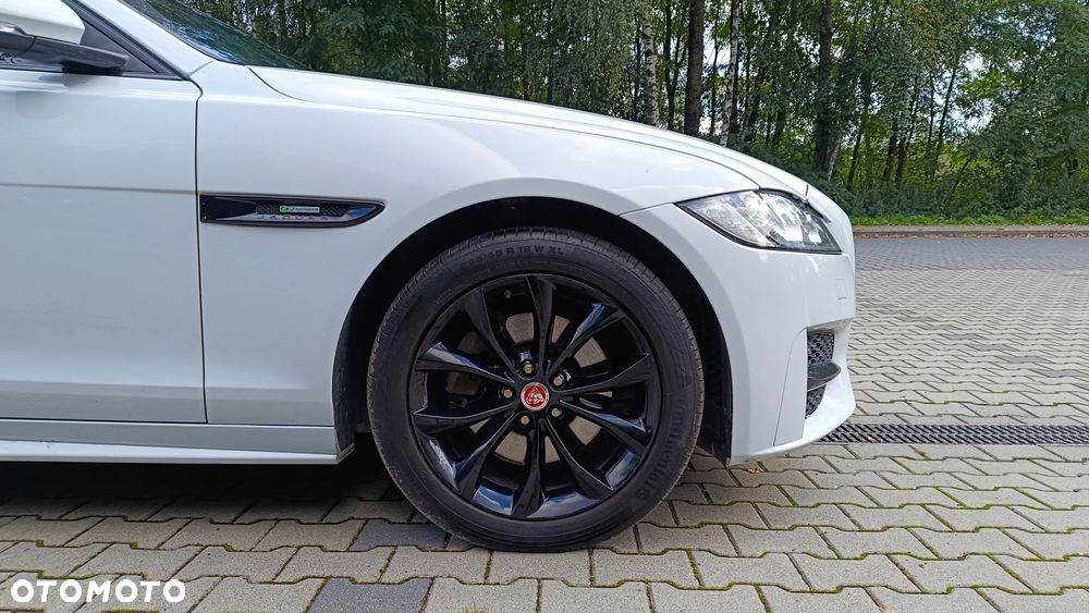Jaguar XF 2.0 i4D R-Sport - 6