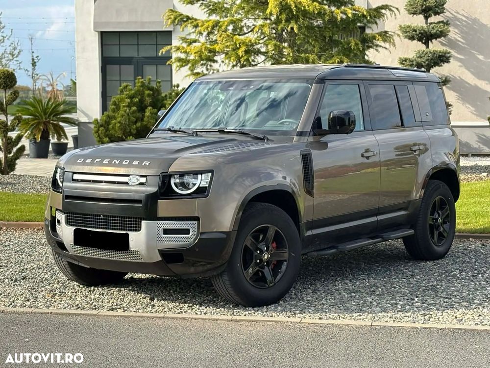 Land Rover Defender - 1