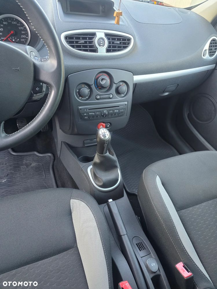 Renault Clio - 14