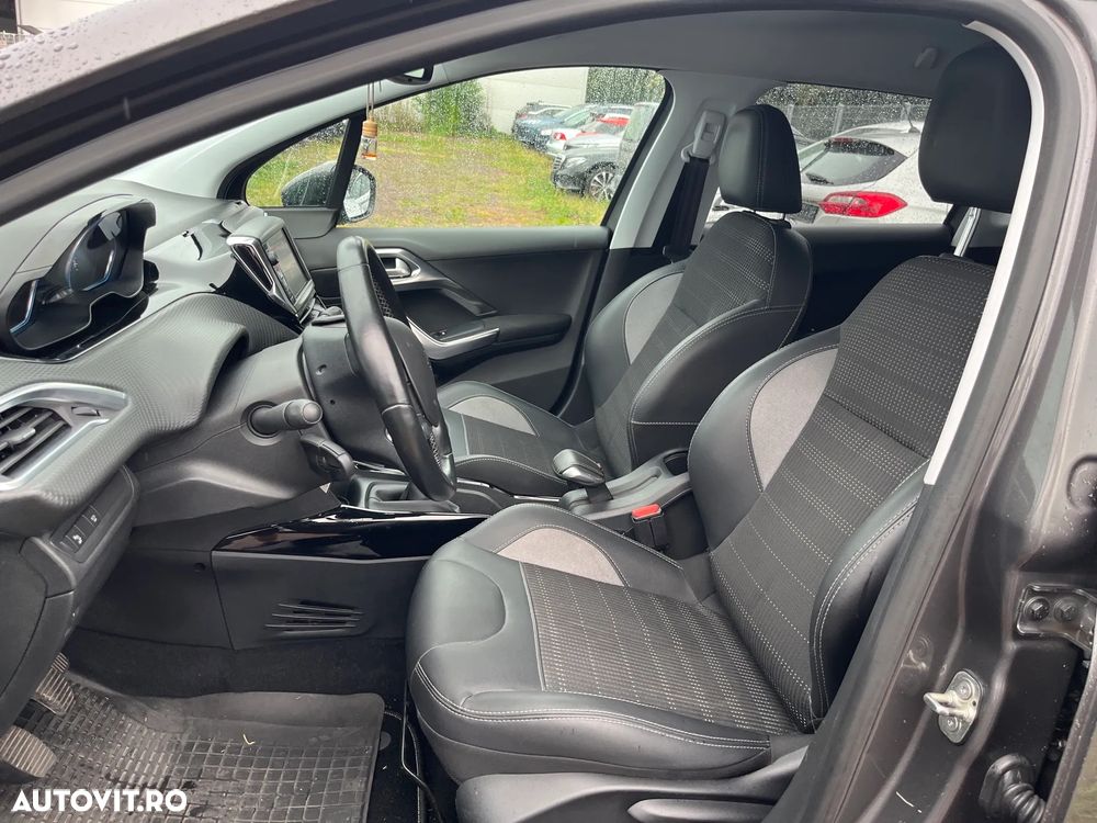 Peugeot 2008 1.2 PureTech Turbo S&S Allure - 8