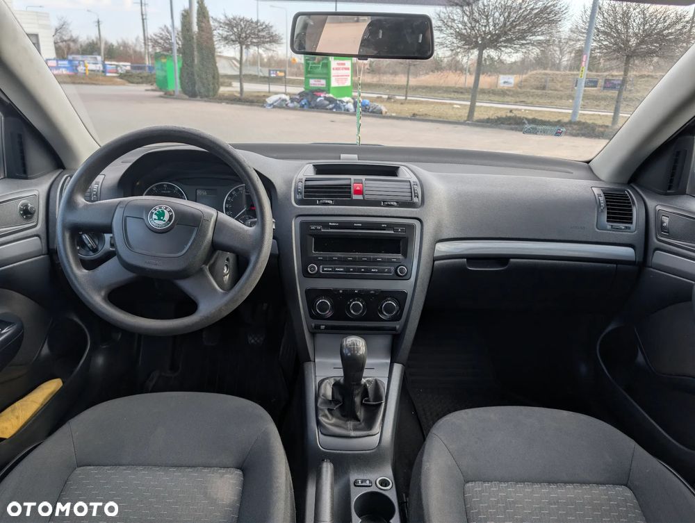Skoda Octavia 1.6 Tour Classic - 11