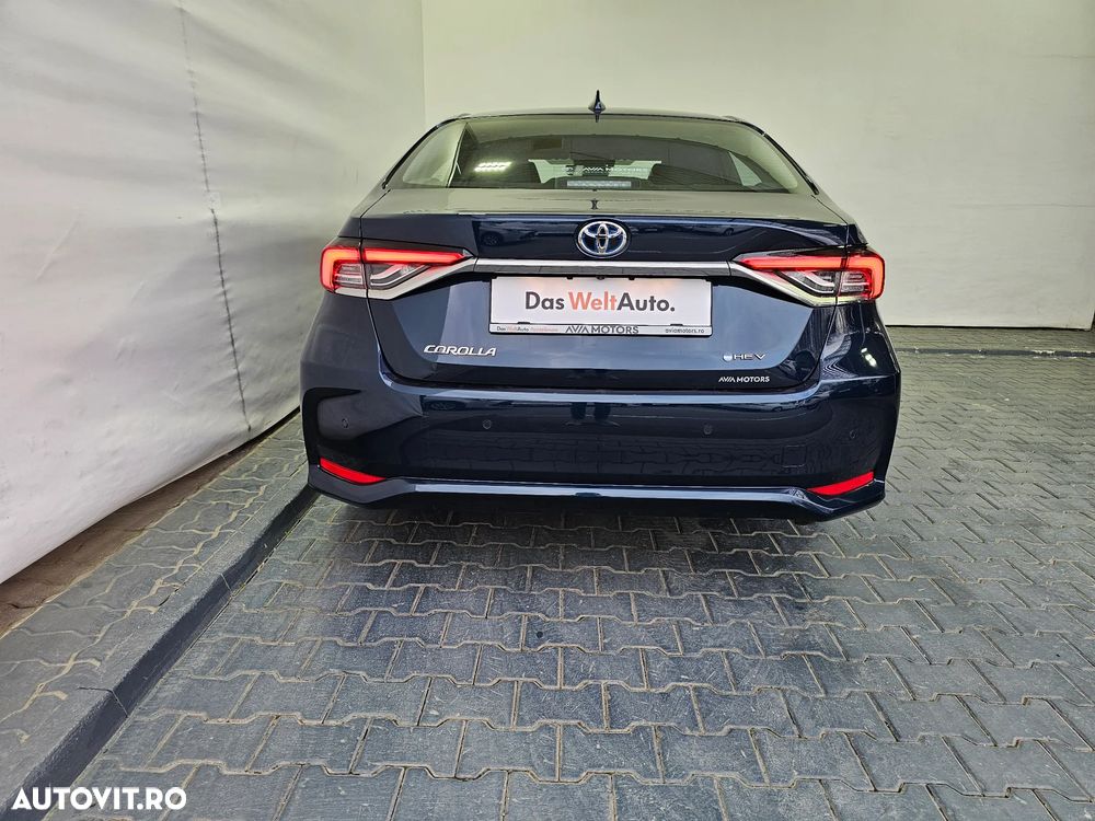 Toyota Corolla Sedan 1.8 HSD Business - 21