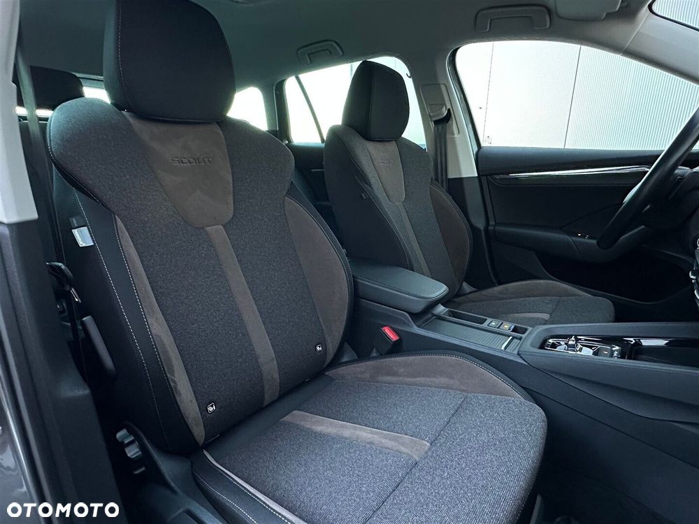 Skoda Octavia 2.0 TDI 4x4 Scout DSG - 32