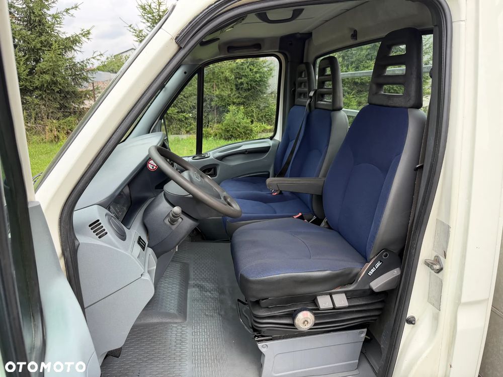 Iveco 50C15 * 3.0 / 150KM * Rama / Skrzyniowe * Koła bliźniacze * Rozstaw osi: 3.75m * - 24
