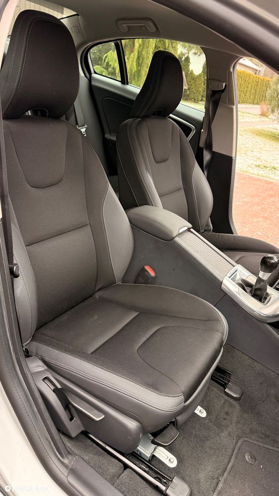 Volvo S60 T3 Momentum - 11