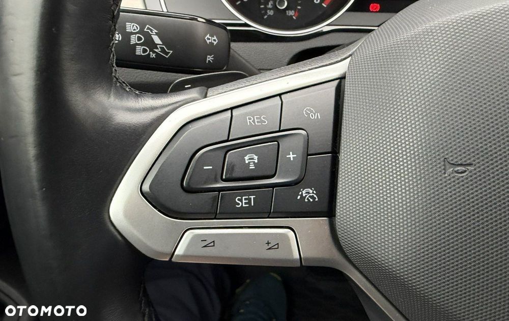 Volkswagen Passat - 19