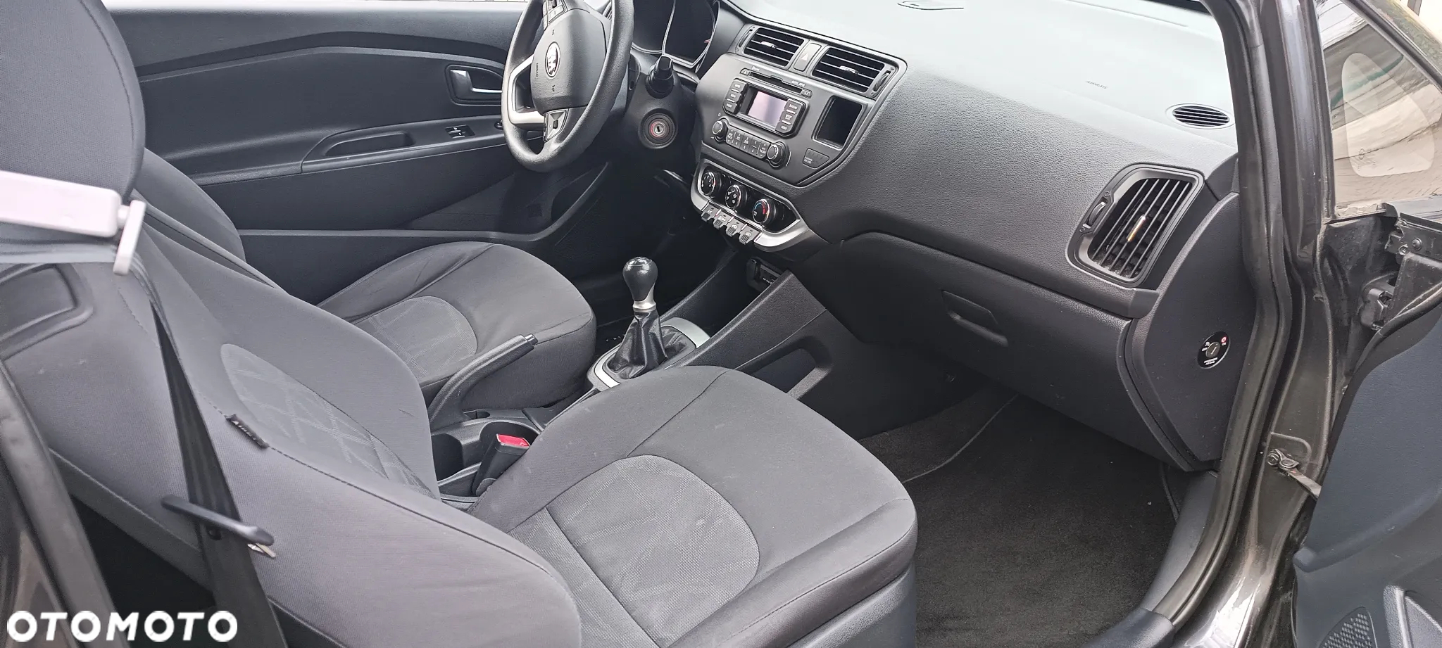 Kia Rio 1.2 Attract - 24
