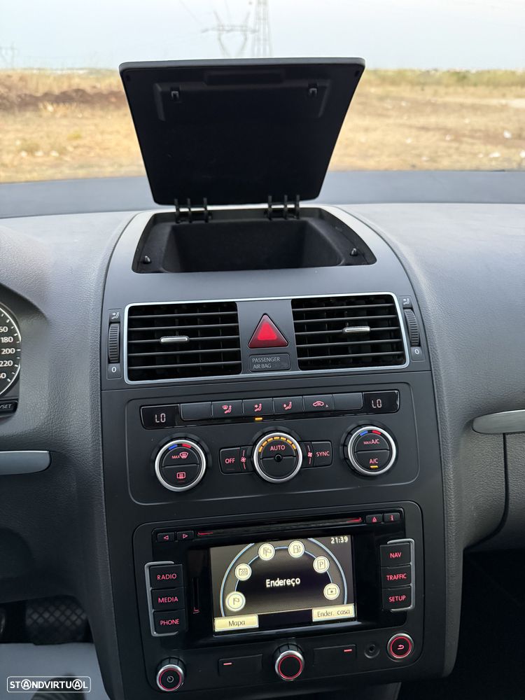 VW Touran 1.6 TDI DPF DSG Cup - 24