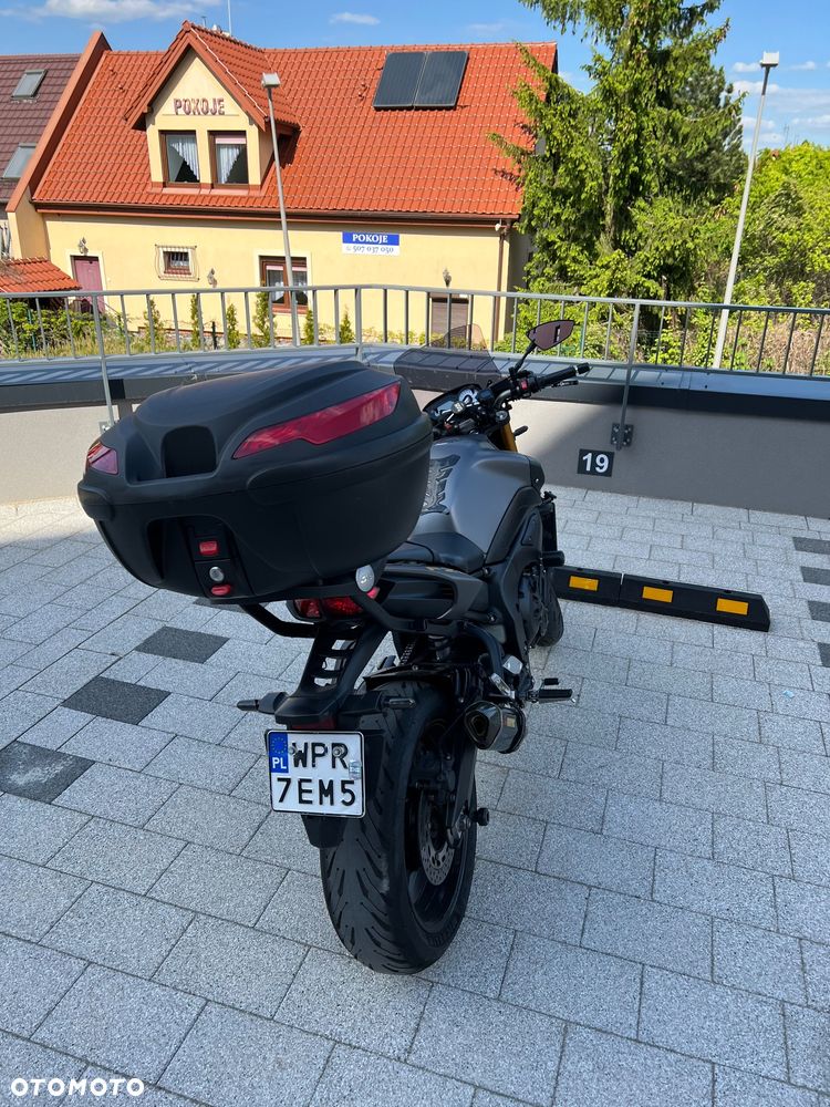 Yamaha FZ8 - 4