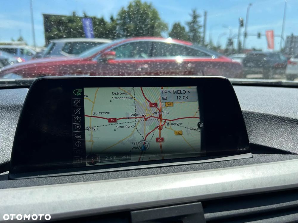 BMW Seria 3 318d Touring Sport Line - 25