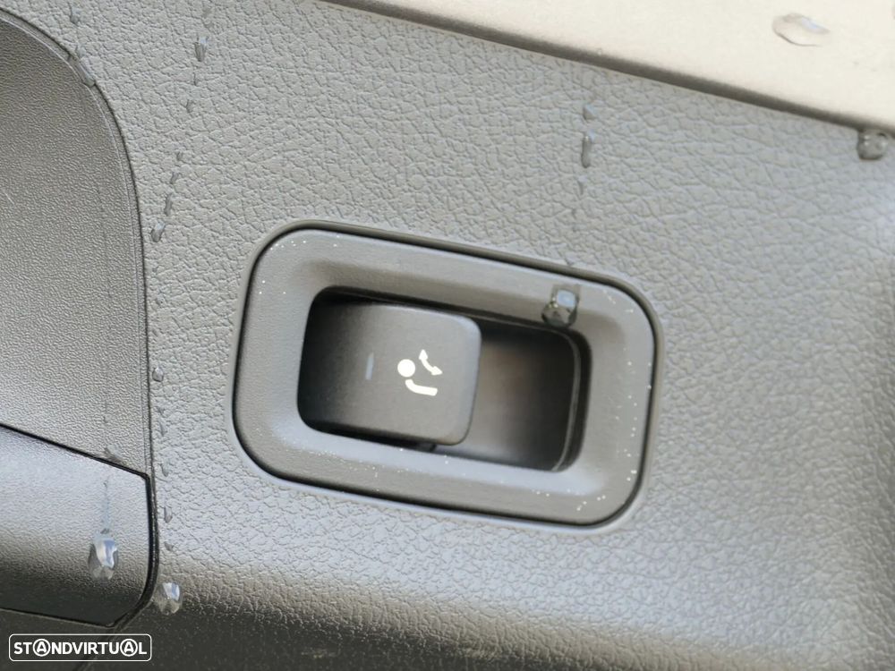 Mercedes-Benz CLA 250 e Shooting Brake AMG Line - 10