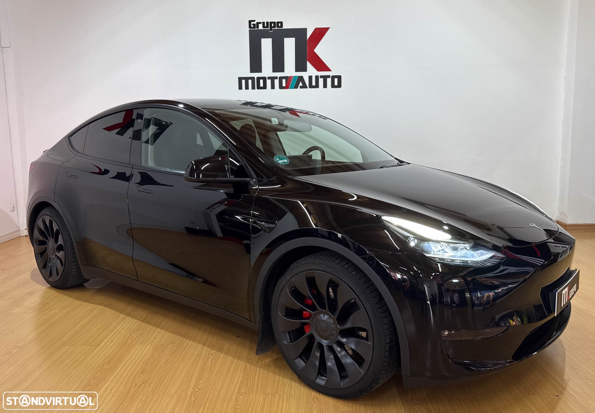 Tesla Model Y Performance Dual Motor AWD - 2