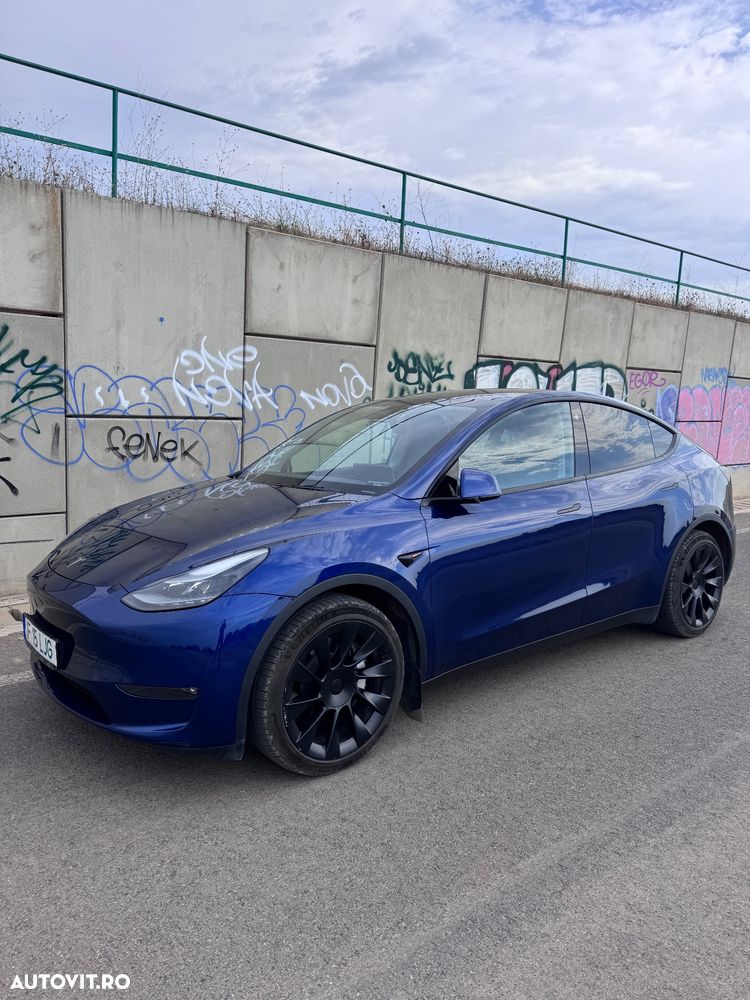 Tesla Model Y - 21