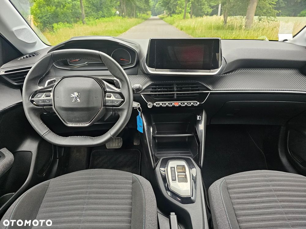 Peugeot 208 - 14