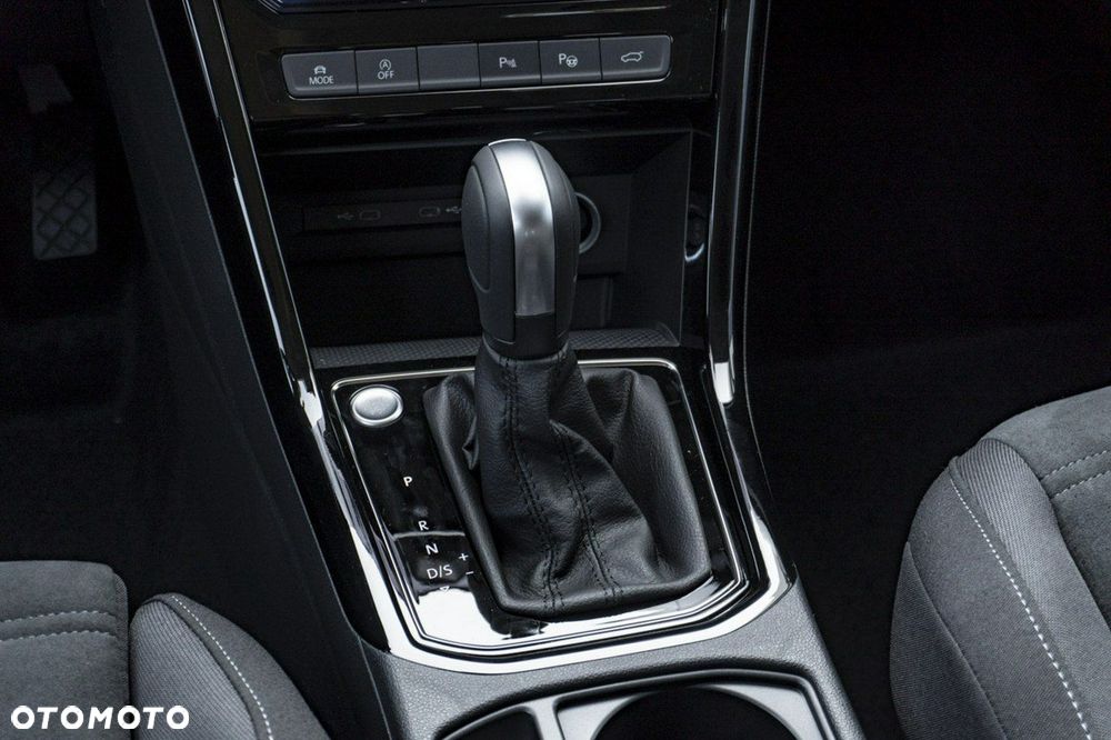 Volkswagen Touran - 17