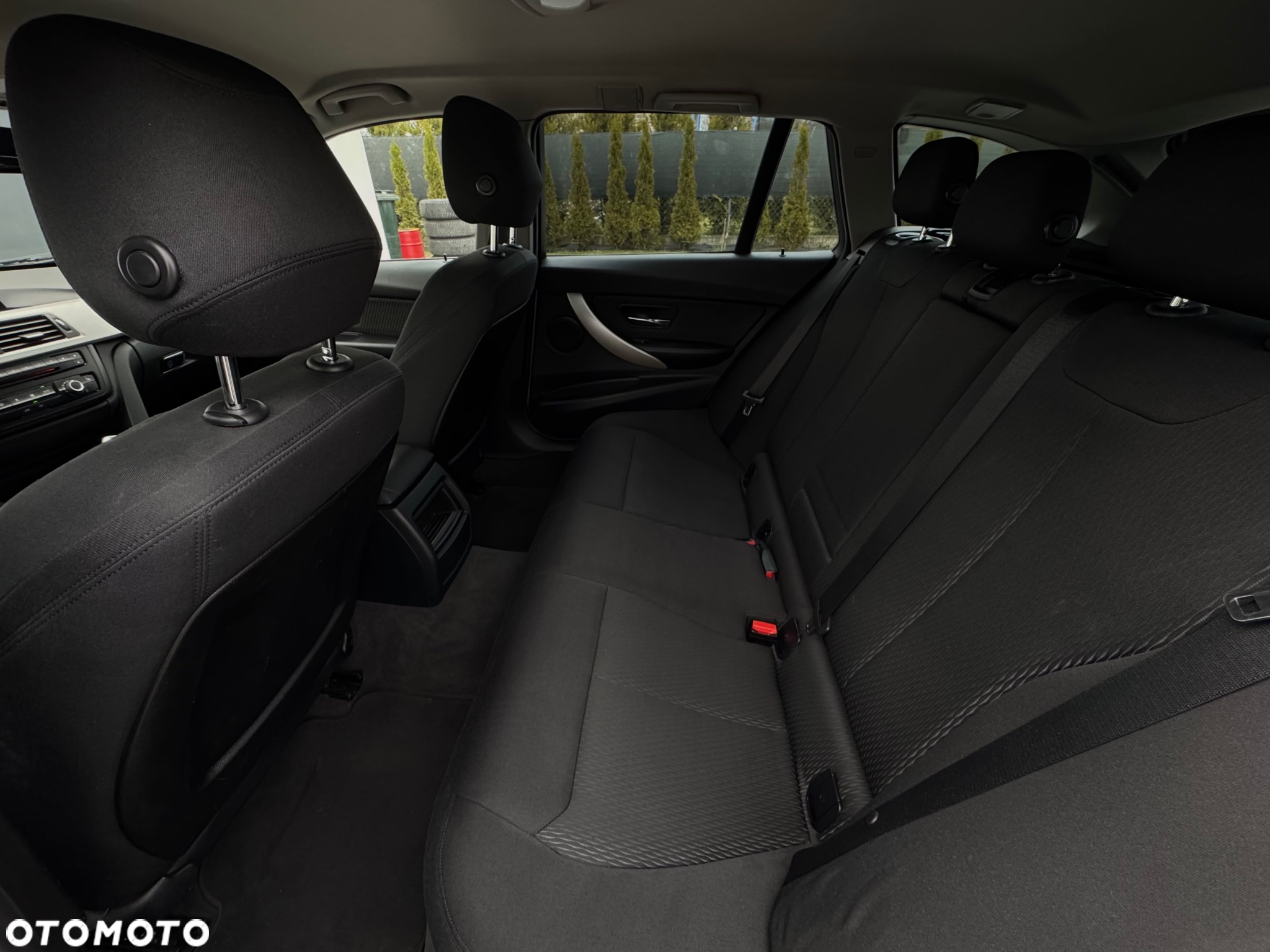 BMW Seria 3 318d Touring - 33