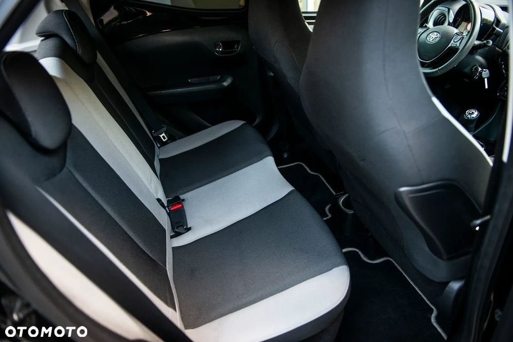 Toyota Aygo x-business - 20