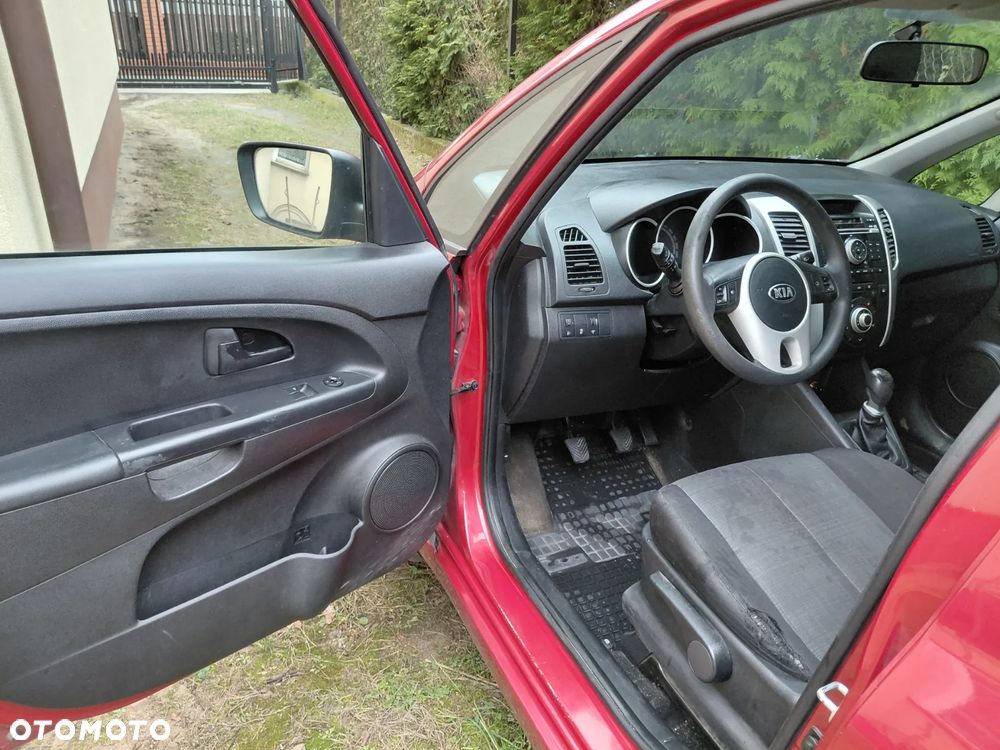 Kia Venga 1.6 L - 21