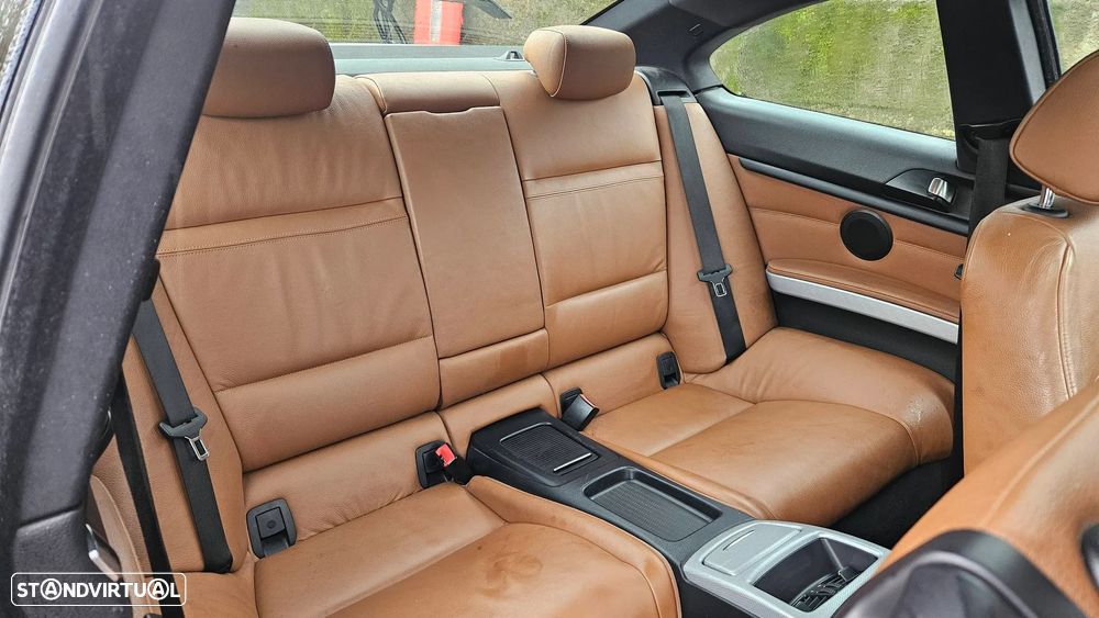 BMW 320 d Coupe - 32