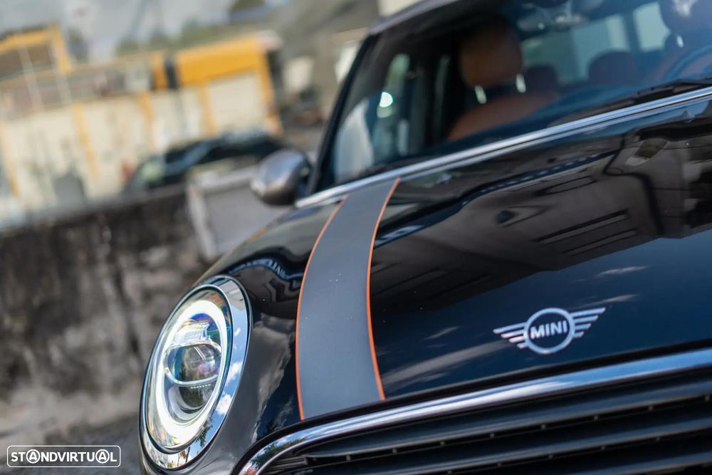 MINI 5 Portas Cooper D Auto - 56