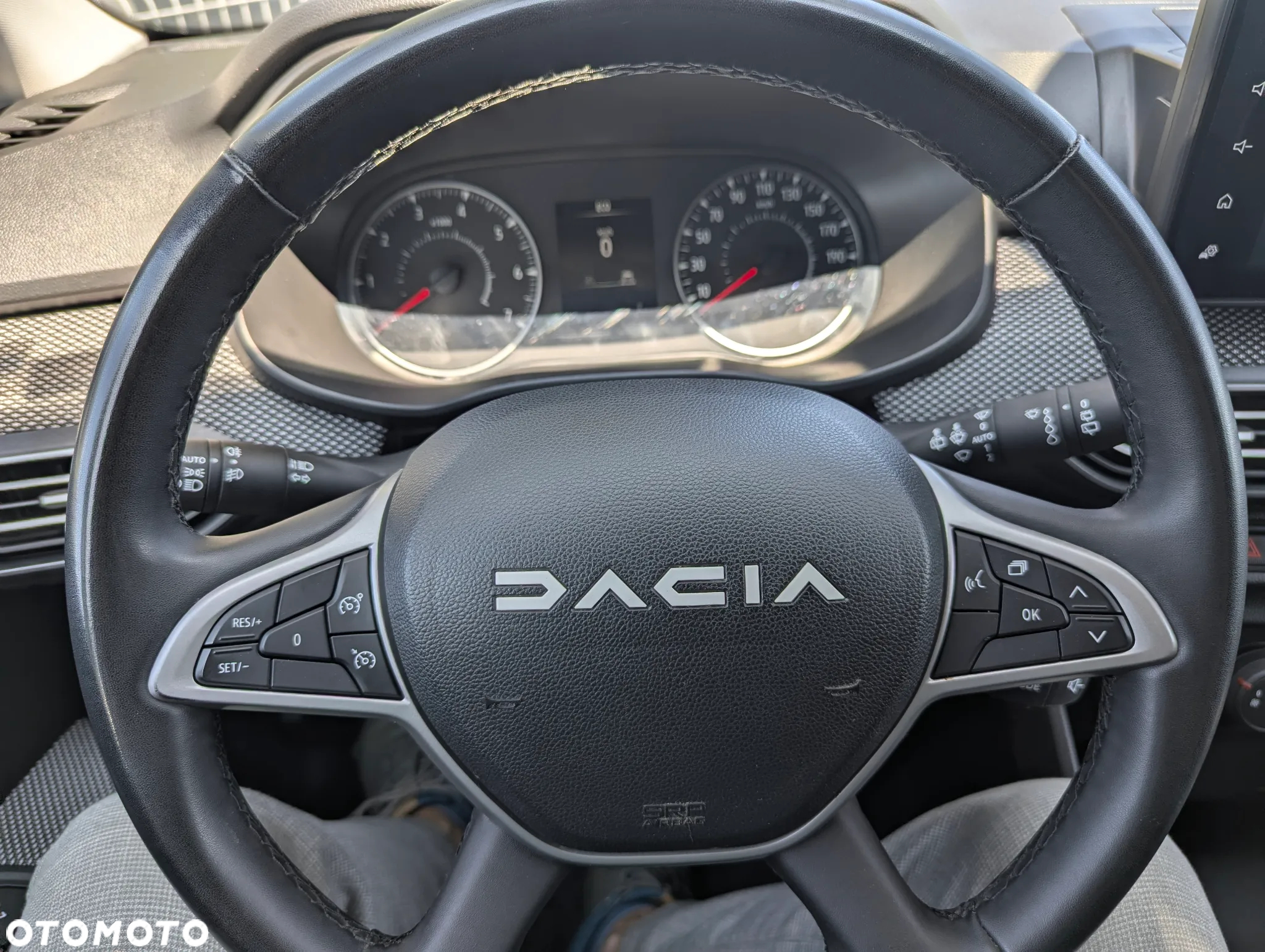 Dacia Jogger 1.0 TCe Essential 7os - 11