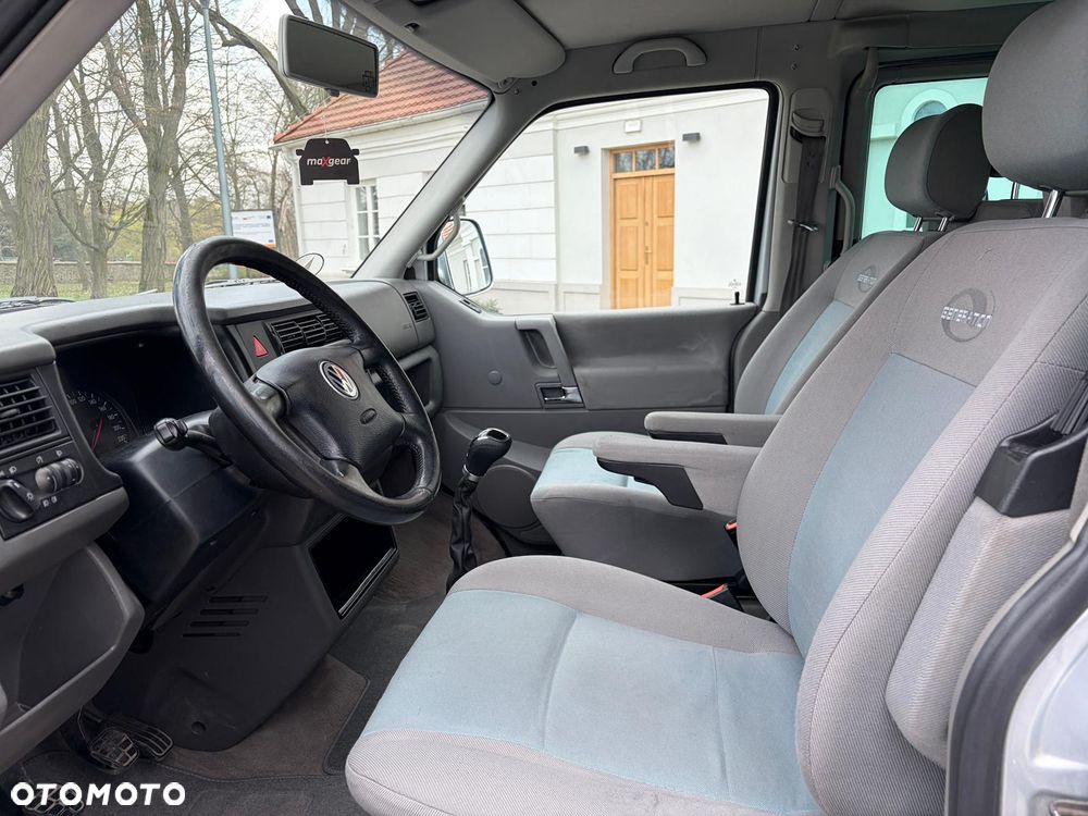 Volkswagen Multivan Standard - 16