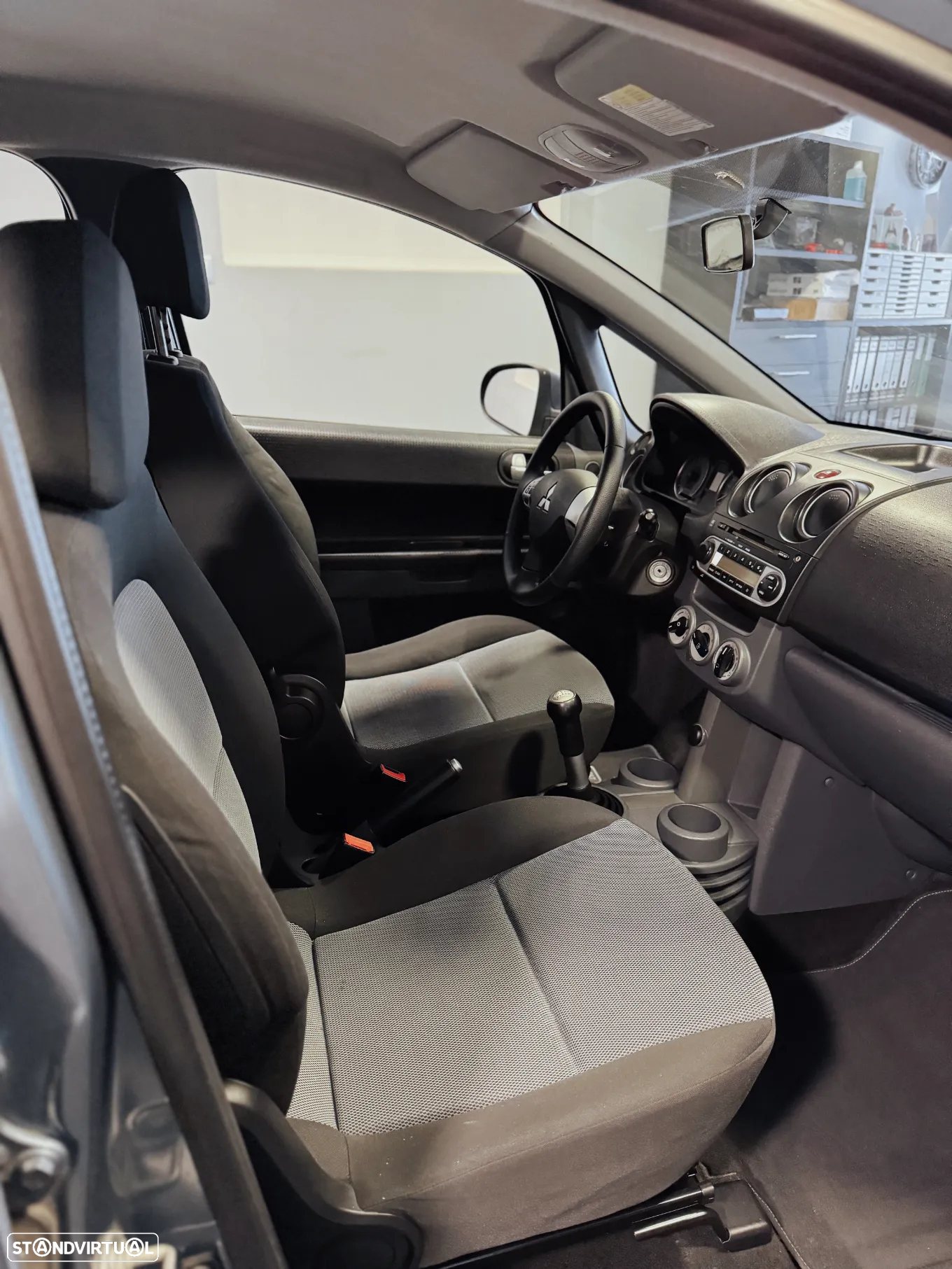 Mitsubishi Colt 1.1 Invite JLL - 8