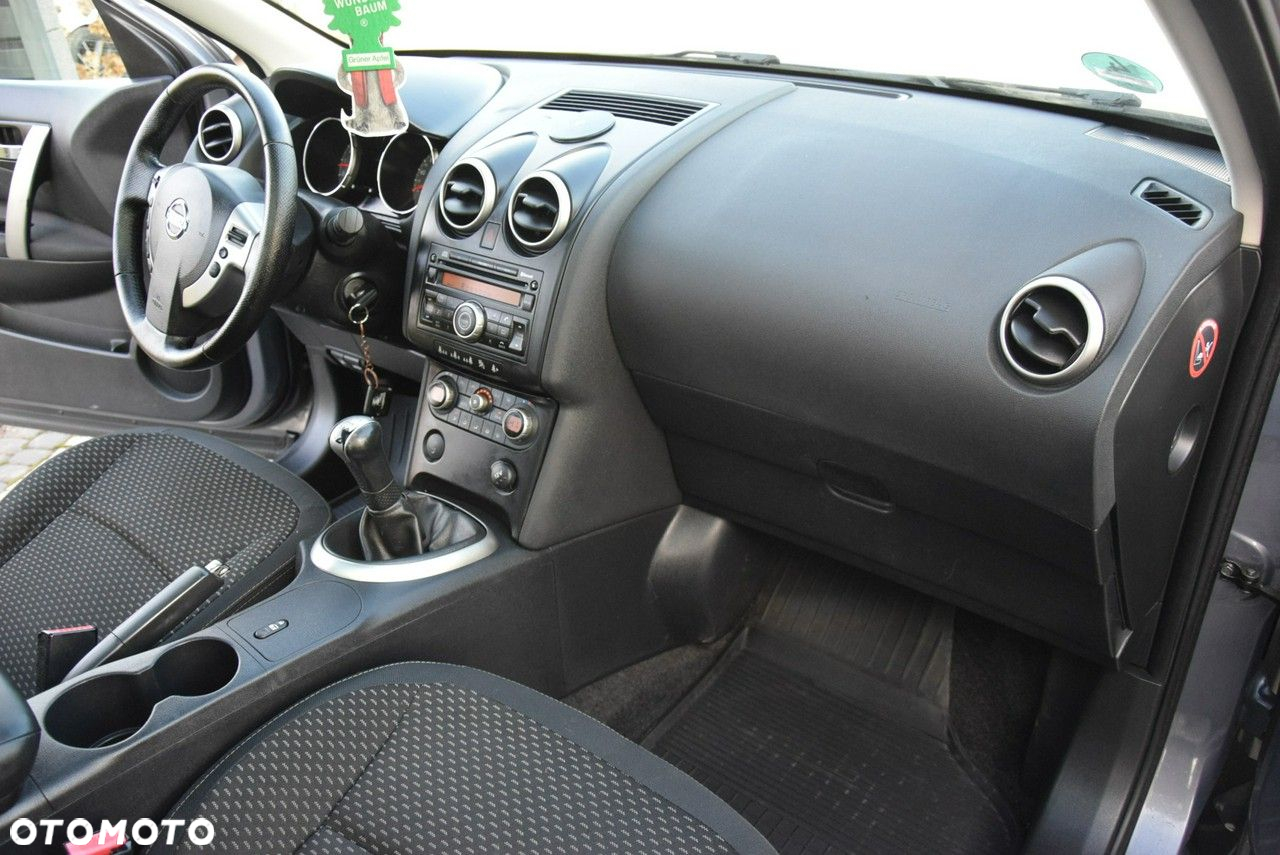 Nissan Qashqai - 25
