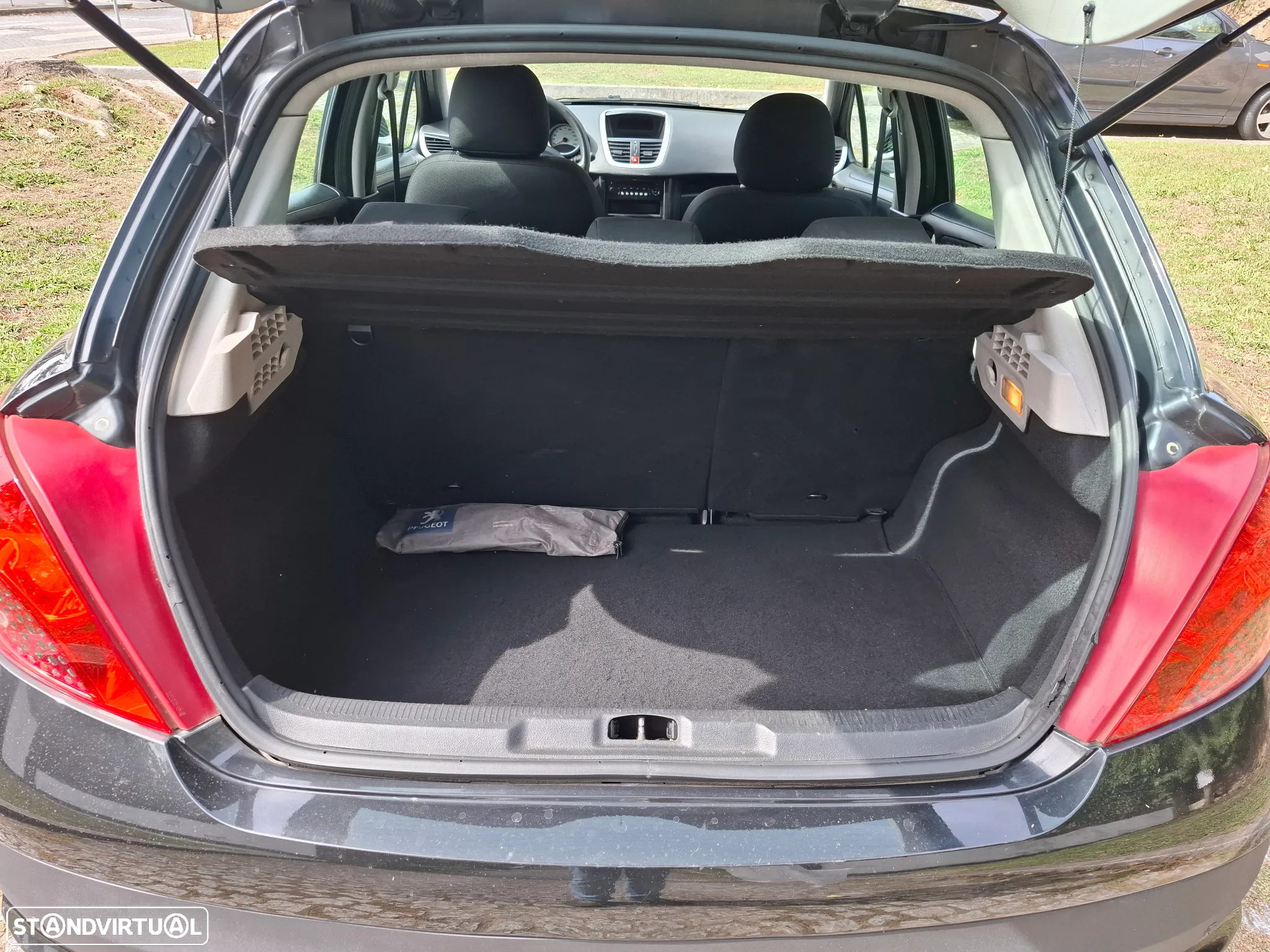 Peugeot 207 1.4 16V Trendy - 21