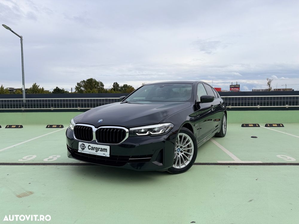 BMW Seria 5 530e Aut. - 37