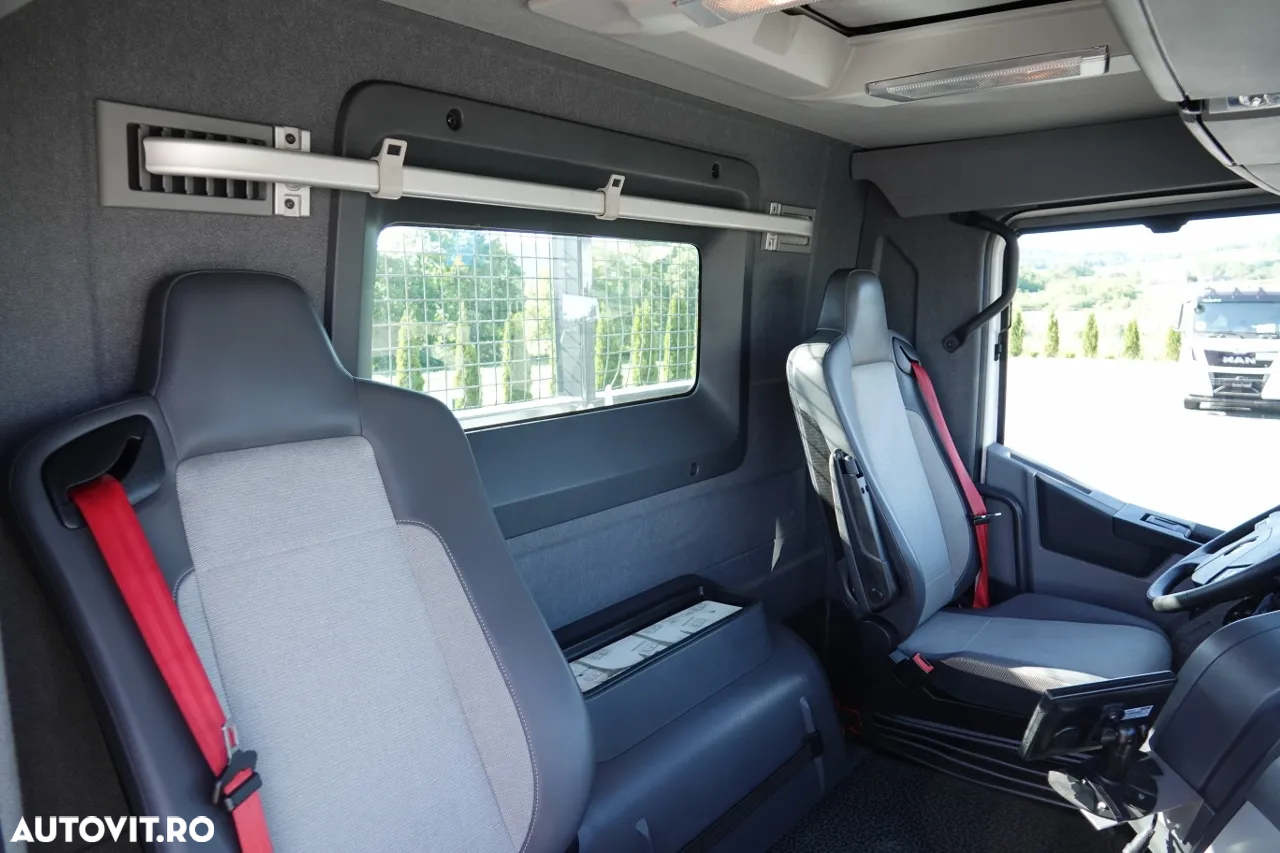 Renault C 380 / 6X4 / TRANSMISIE 6,4 M / + HDS FASSI F175A / CAPACITATE MAX DE RIDARE 7.535 KG / PRELUNGIE 12,3 M / ROTATOR / RADIO COMANDĂ / PNEURI 100% / IMPORTAT - 33